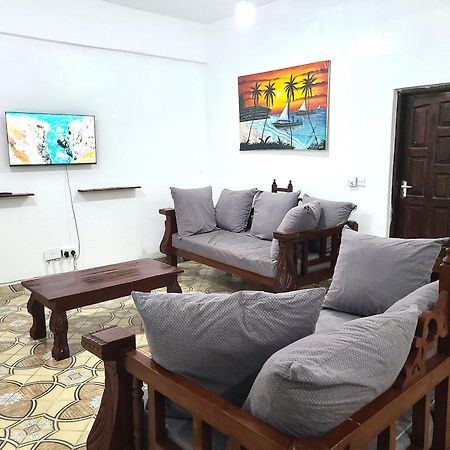 Delicious House, Watamu, 2-Bedroom With Secure Compound Free Parking And Wifi Exterior photo